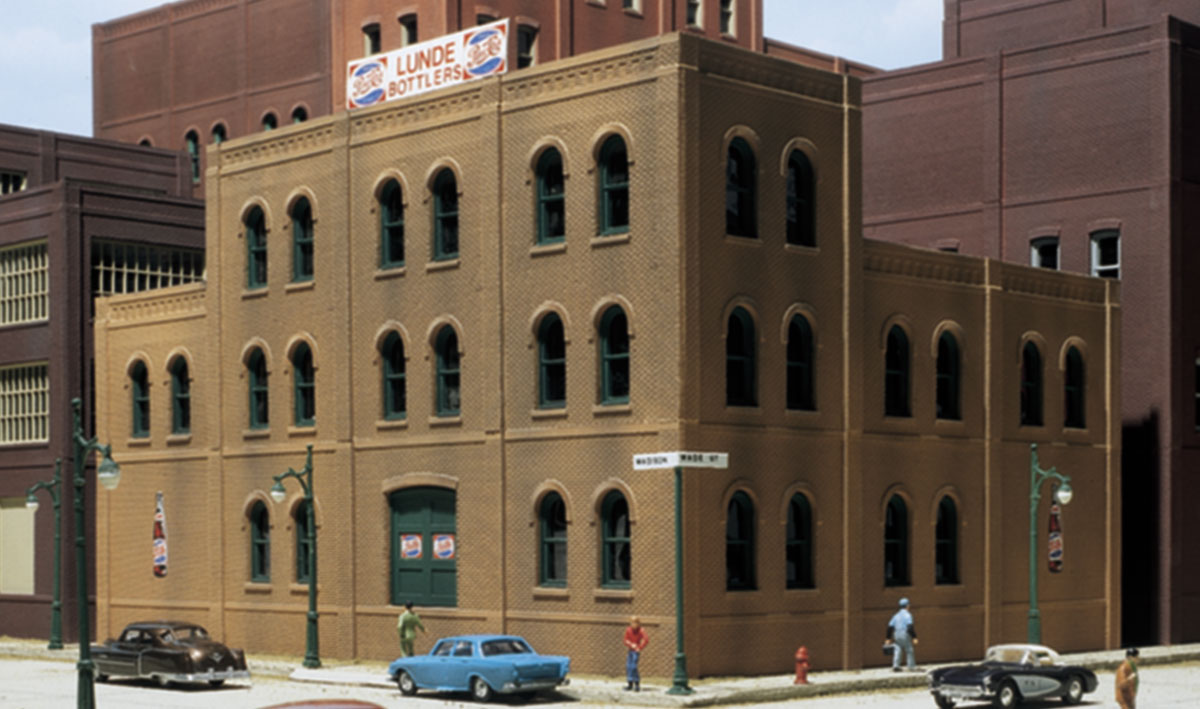 Design Preservation Models  HO KIT DPM Arched Window Industrial Building - WOO36100