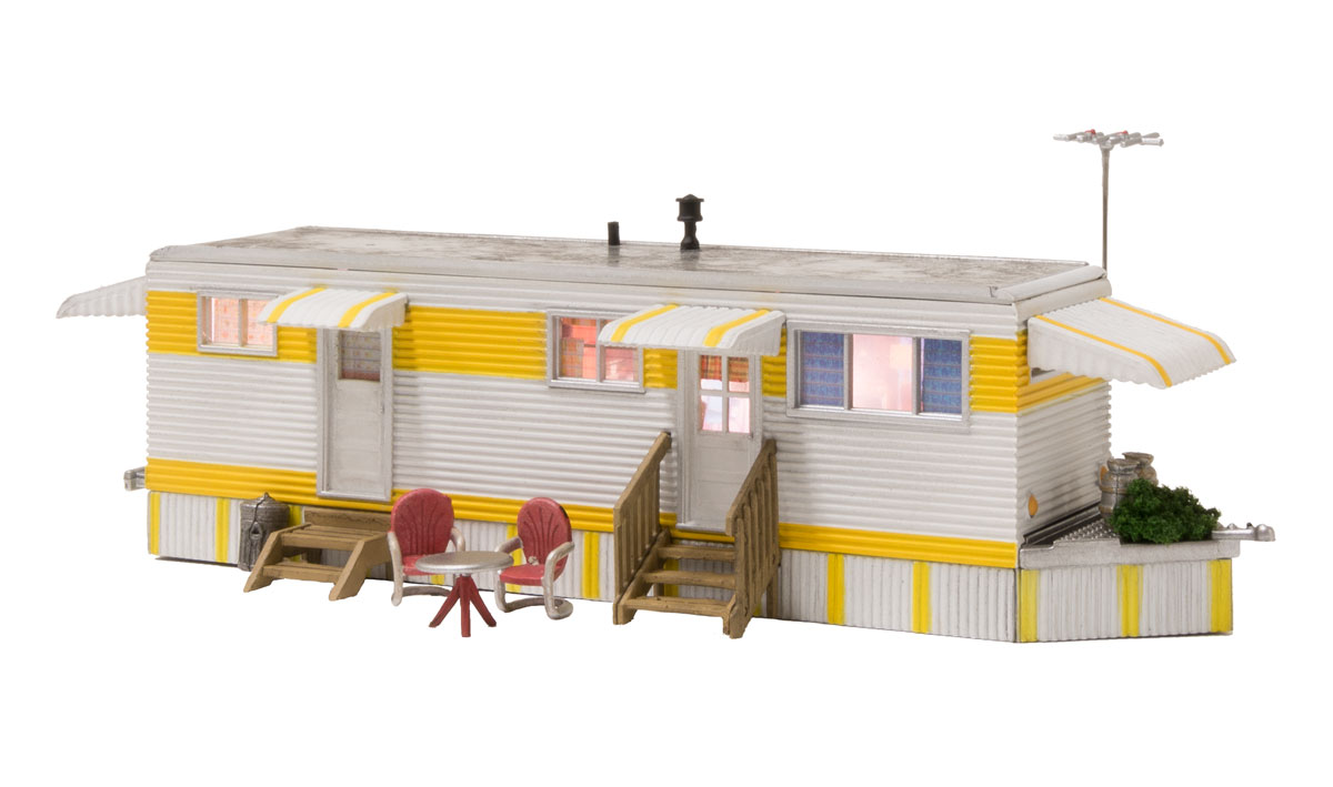 Woodland Scenics N Scale: Sunny Days Trailer w/Lights - Built-&-Ready(R) Landmark Structure(R) -- Assembled - 3-11/32 x 1-9/32 x 1-7/64" 8.49 x 3.25 x 2.81cm - WOOBR4952