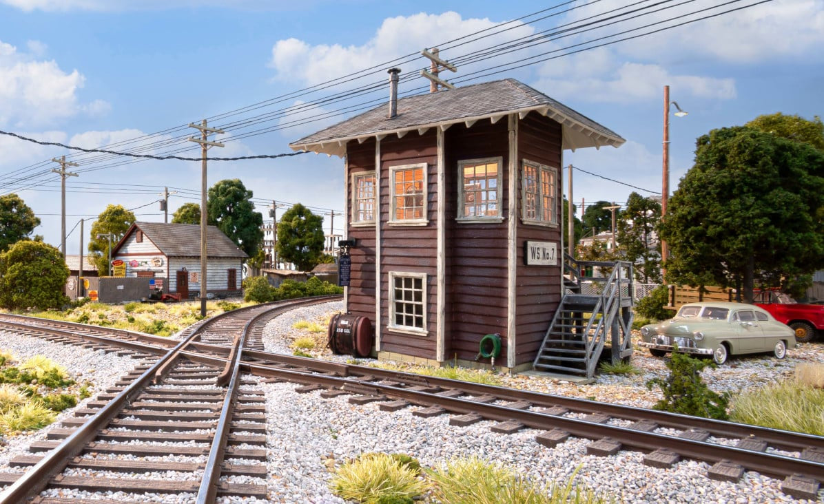Woodland Scenics O-Scale Interlocking Tower - Built-&-Ready(R) Landmark Structure(R) -- Assembled