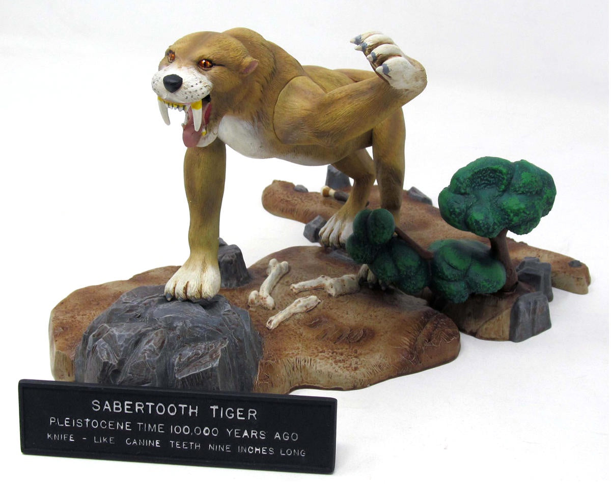 Atlantis Toy and Hobby Inc. Prehistoric Scenes 1/13 Saber Tooth Tiger Plastic