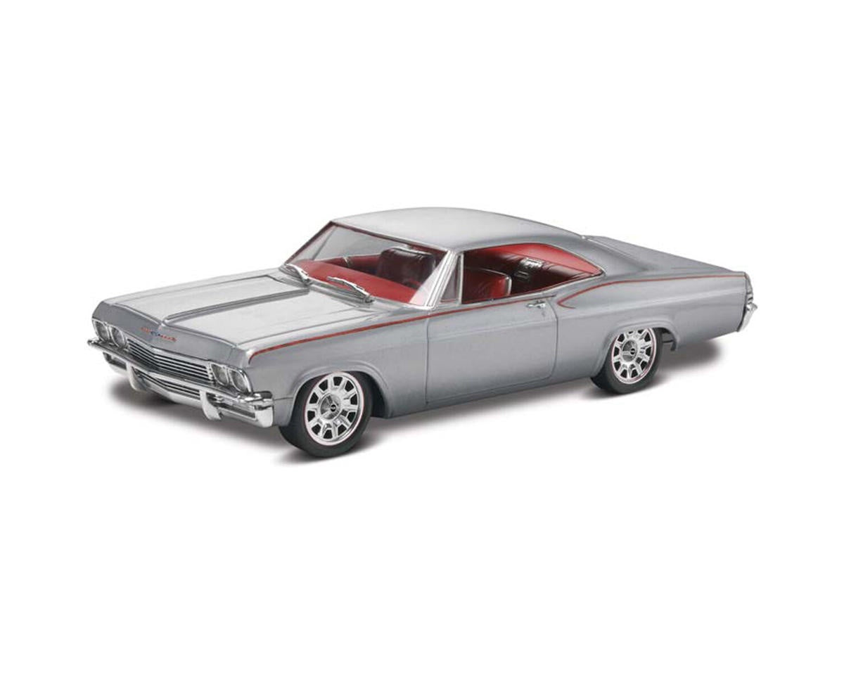 Revell 1/25 '65 Chevy Impala Model Kit